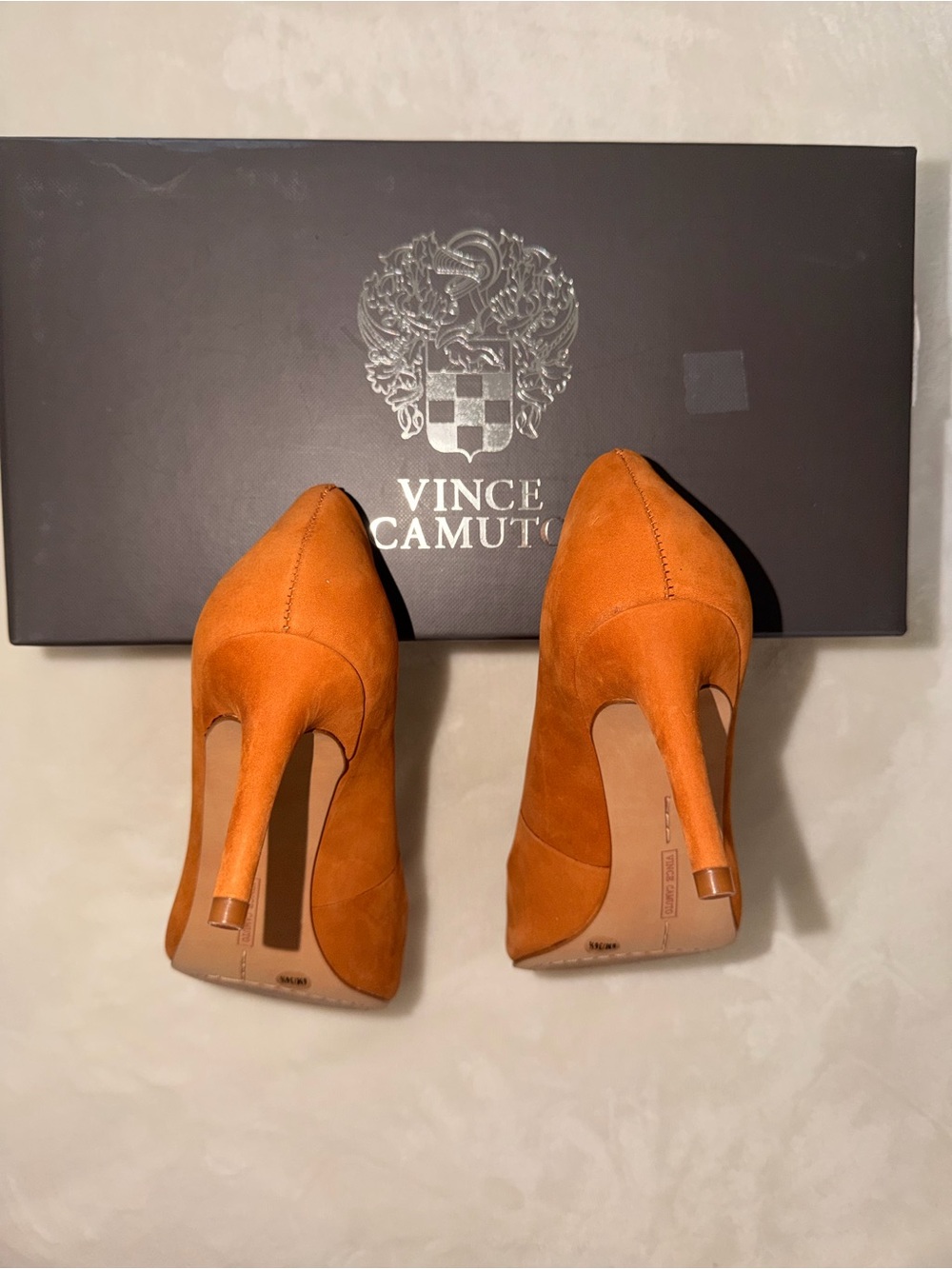 Vince Camuto Jaynita Suede Pointed Toe Pumps Autumn Cognac Heels Size 6 - Picture 9 of 11